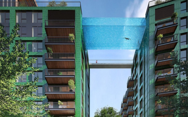 В Лондоне открывается прозрачный бассейн, парящий над землёй (фото)