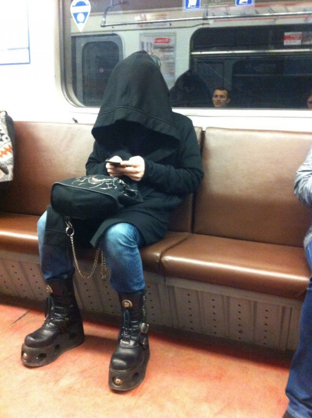 Дивні та несподівані пасажири метро (фото)