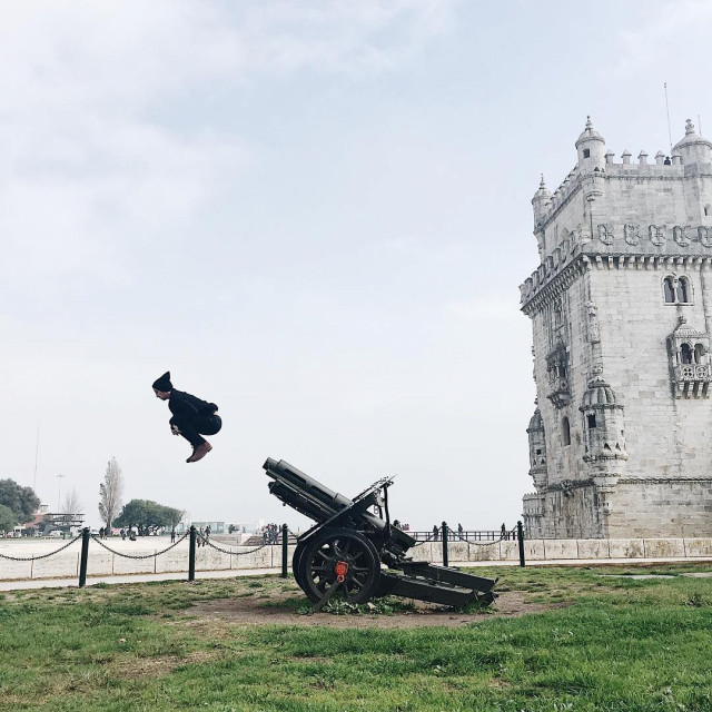 Португальський фотограф весело грає з перспективою (фото)
