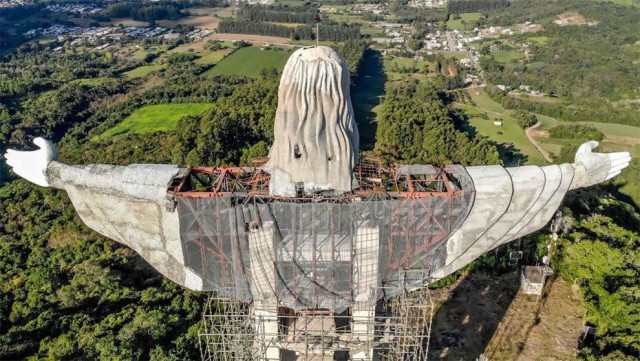 В Бразилии строят новую статую Иисуса, которая будет выше статуи Христа-Искупителя