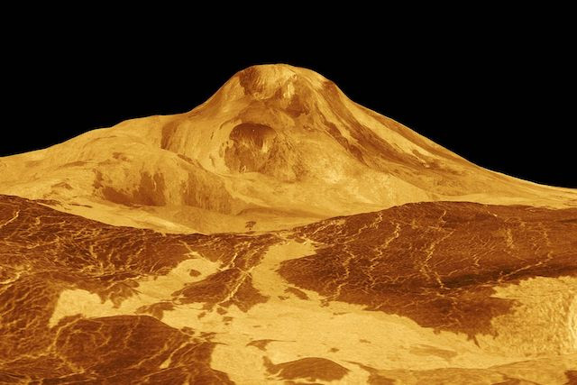 Топ-10: Найнеймовірніші вулкани Сонячної системи