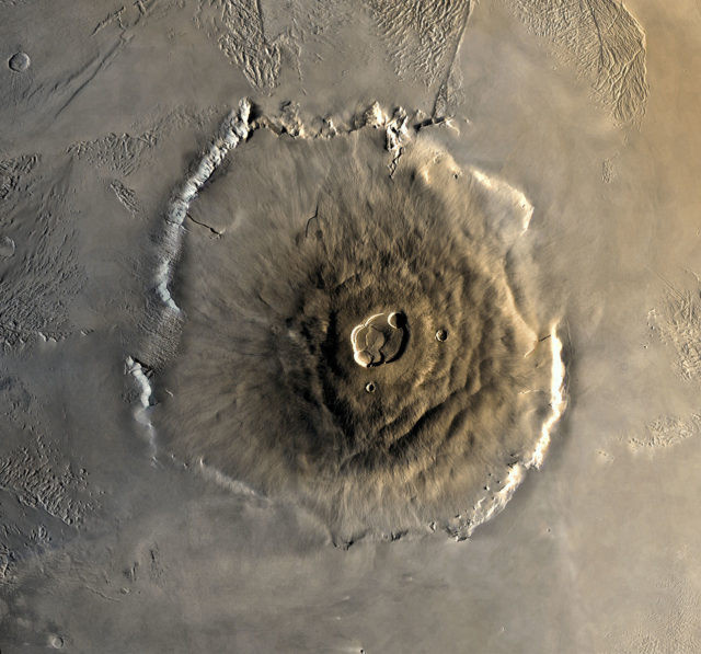 Топ-10: Самые невероятные вулканы Солнечной системы (фото)