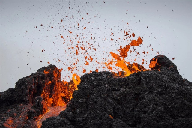Фотографии проснувшегося исландского вулкана Фаградальсфьядль (фото)