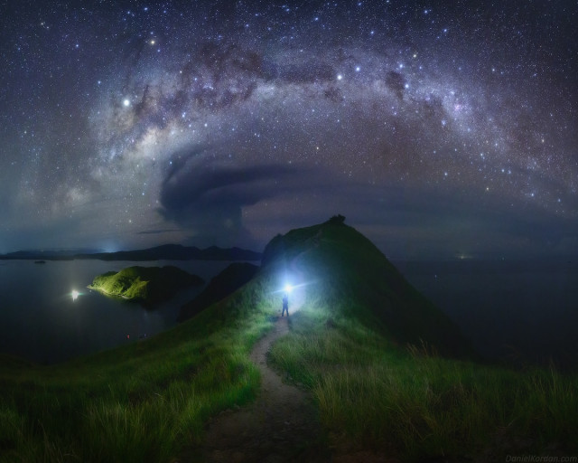 Фотограф случайно сделал потрясающий снимок падающей звезды (фото)
