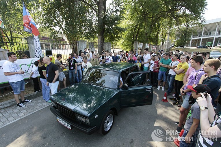 В оккупированном Донецке провели автомобильную выставку: опубликованы фото