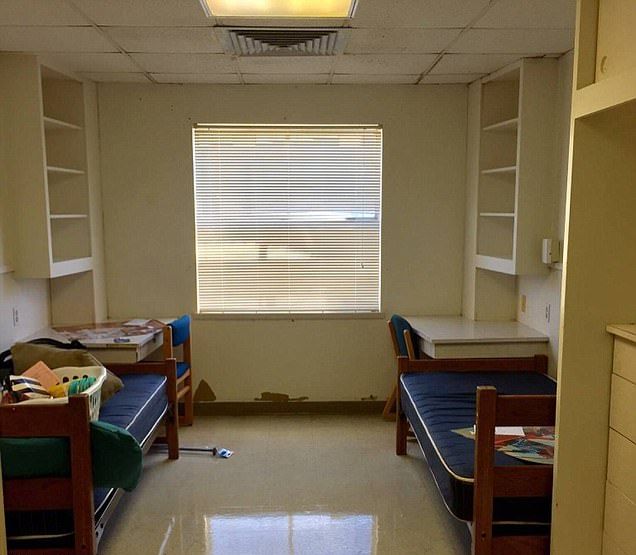 Студентки превратили комнату общежития в номер люкс