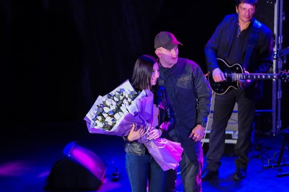 Нацгвардиец сделал предложение возлюбленной на концерте Иво Бобула (ФОТО)
