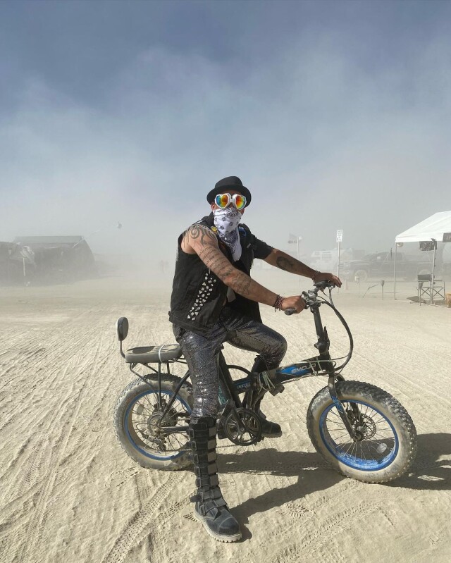Відвідувачі фестивалю Burning Man 2022