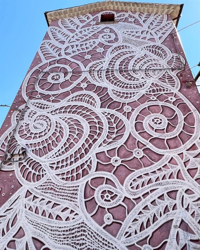 Новые кружевные узоры польской художницы NeSpoon, украшающие фасады зданий 