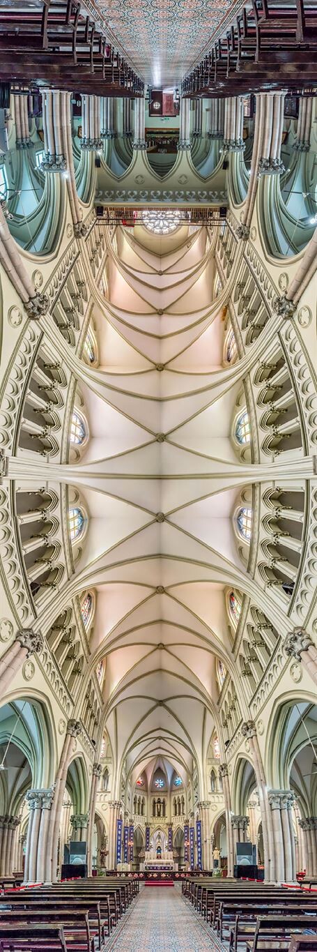 Приголомшливі вертикальні панорами церков Річарда Сільвера