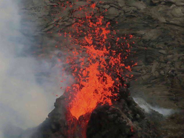 Немного фотографий: извержения вулканов, произошедшие в  этом году  (фото)