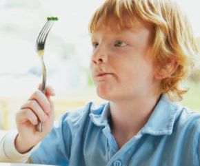 Десятилетний мальчик пожаловался службе спасения на невкусную еду