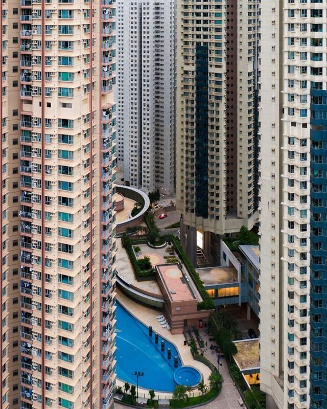 Фотограф показал, почему Гонконг называют бетонными джунглями (фото)