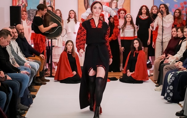В Киеве представили  исцеляющую  этническую одежду