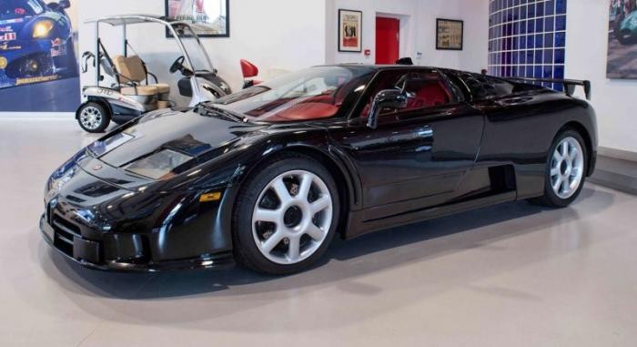 Редкий суперкар Bugatti EB110 SS