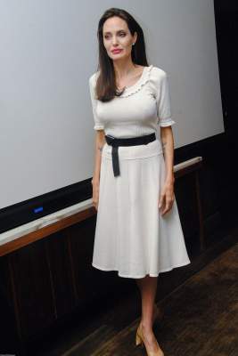 Анджелина Джоли выбрала нескромный наряд для премьеры своего фильма