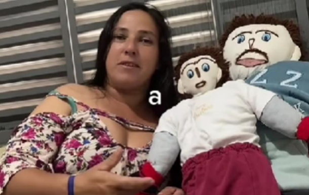 Жена тряпичной куклы заявила о похищении их сына
