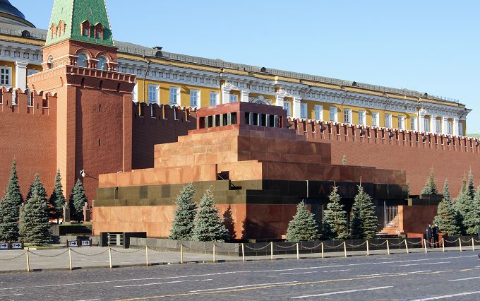 Він хотів, щоб Ленін «відпустив свої гріхи»: у Москві чоловік намагався поринути у мавзолей (ФОТО)