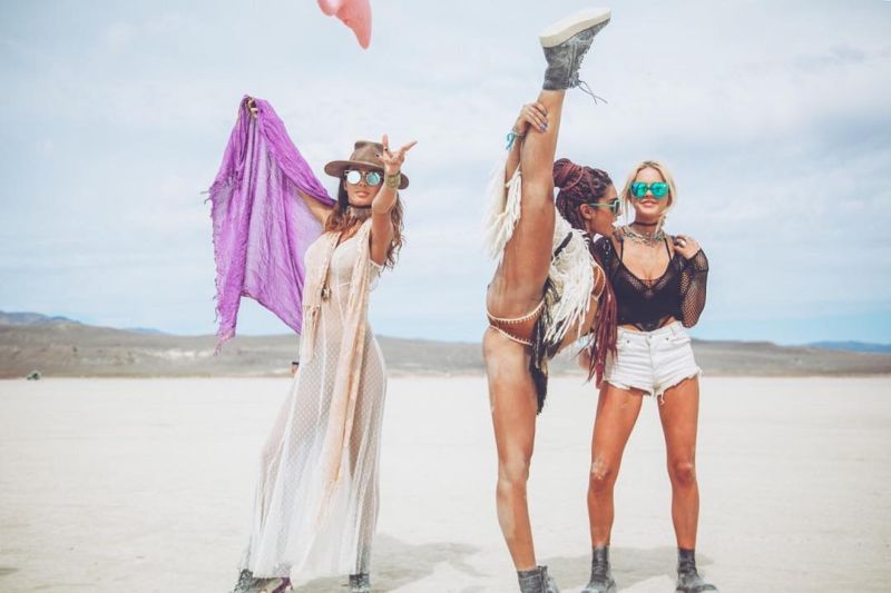 Участники фестиваля Burning Man 2017