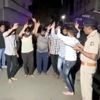 Поліцейські затримали п'яних гуляк та змусили їх танцювати (ВІДЕО)