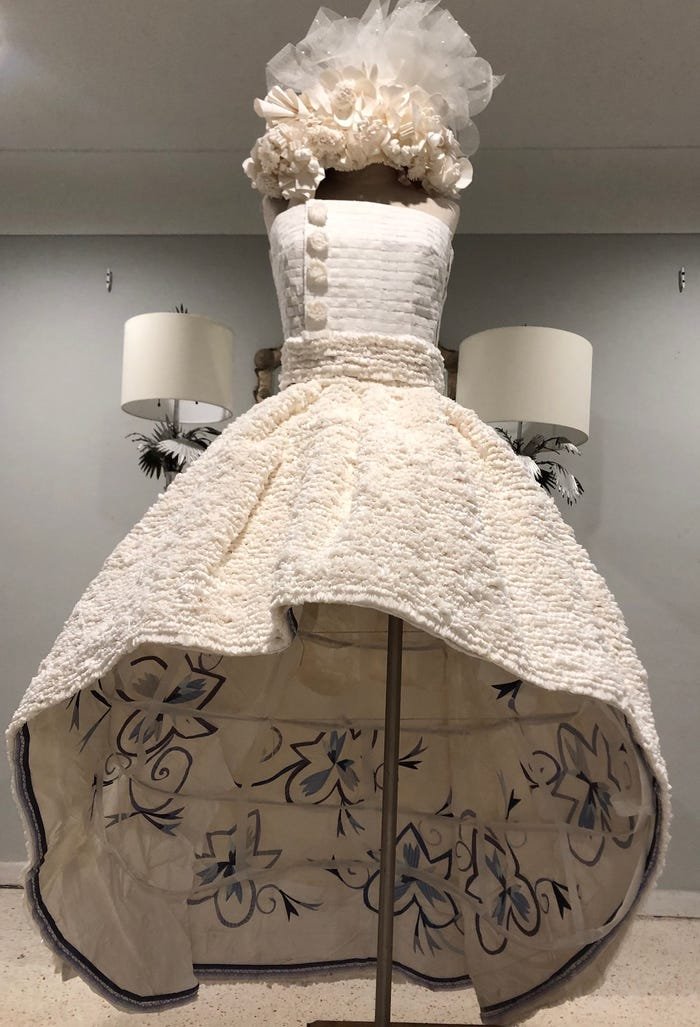 У США пройшов конкурс зі створення весільних суконь із туалетного паперу