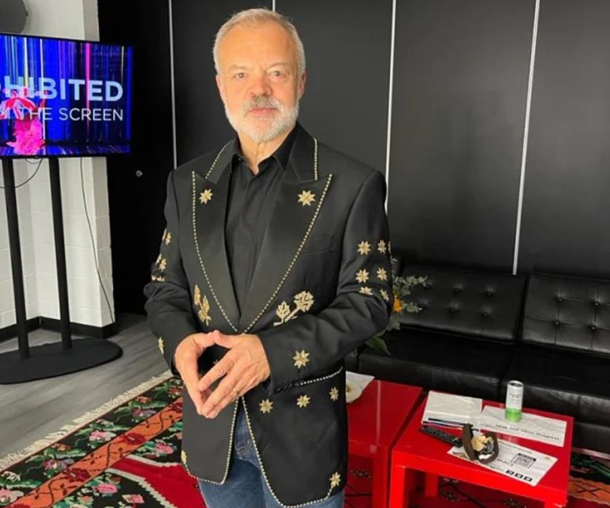 Ведущий Евровидения-2023 появился в пиджаке украинского бренда (ФОТО)