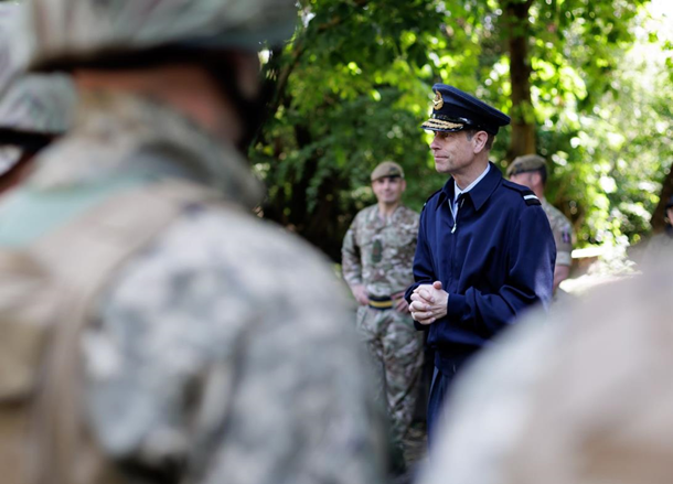 Принц Эдвард встретился с украинскими защитниками в Великобритании (фото)