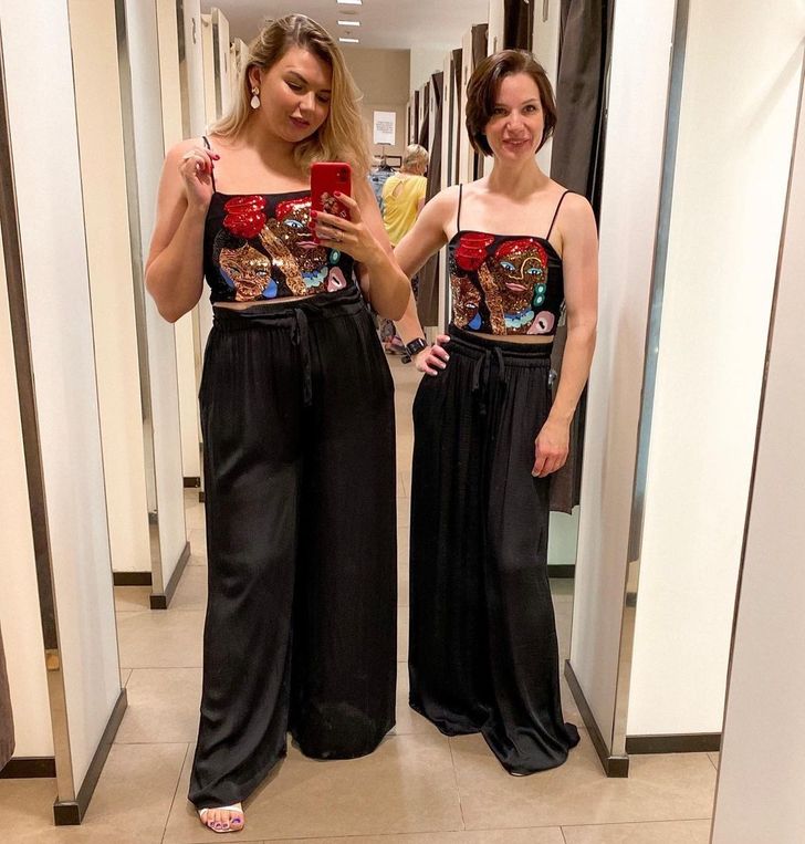 Дві дівчини з різними фігурами приміряли однакові образи та довели, що стиль не залежить від розміру одягу
