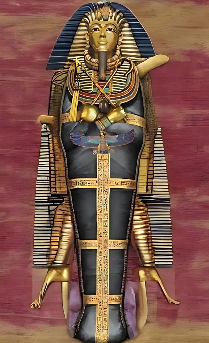 Ученые исследовали мумию самого загадочного фараона в истории и обалдели от того, что нашли