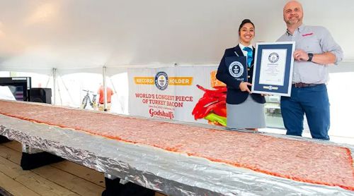 Пятиметровый кусок бекона из индейки стал самым большим в мире (ФОТО)
