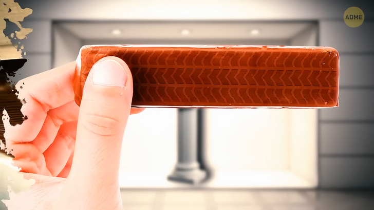 Чому на шоколадних батончиках є лінії + ще 16 цікавих фактів (фото)