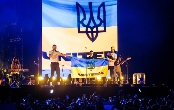 Imagine Dragons під час концерту запросили на сцену хлопчика з України