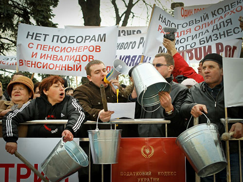 Предприниматели начали бессрочный протест против принятия налогового кодекса