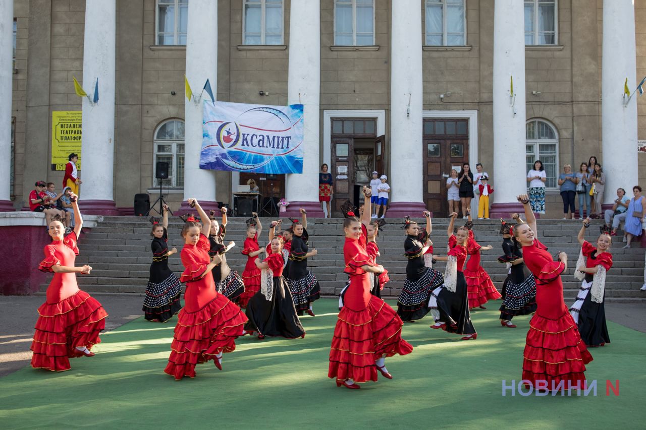 В Миколаєві виступив зразковий ансамбль танцю «Оксамит»  (фоторепортаж)