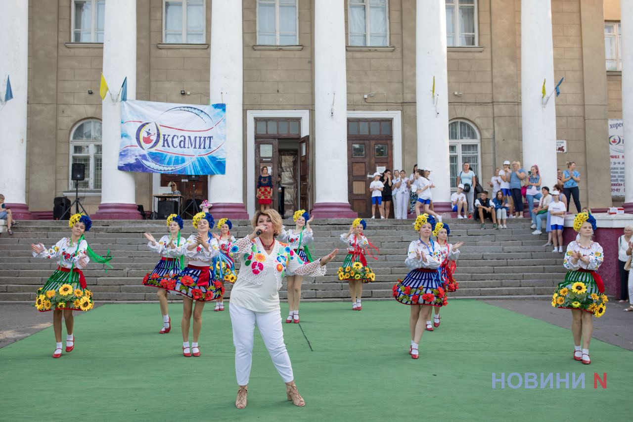 В Миколаєві виступив зразковий ансамбль танцю «Оксамит»  (фоторепортаж)