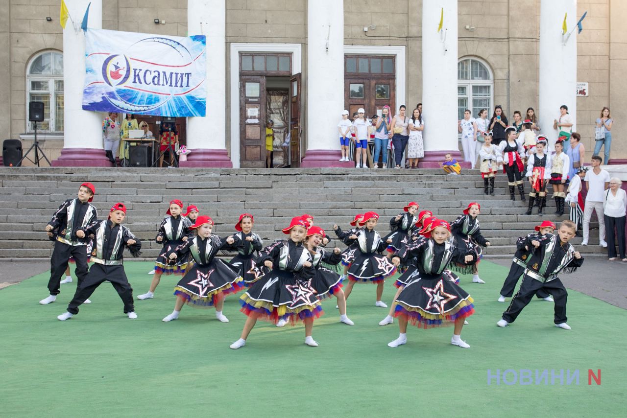 В Миколаєві виступив зразковий ансамбль танцю «Оксамит»  (фоторепортаж)