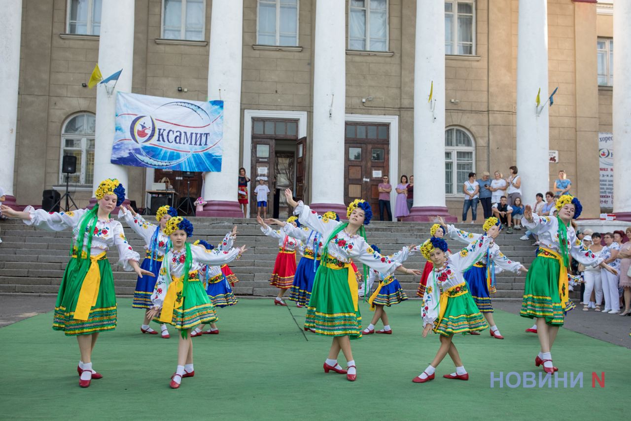 В Миколаєві виступив зразковий ансамбль танцю «Оксамит»  (фоторепортаж)