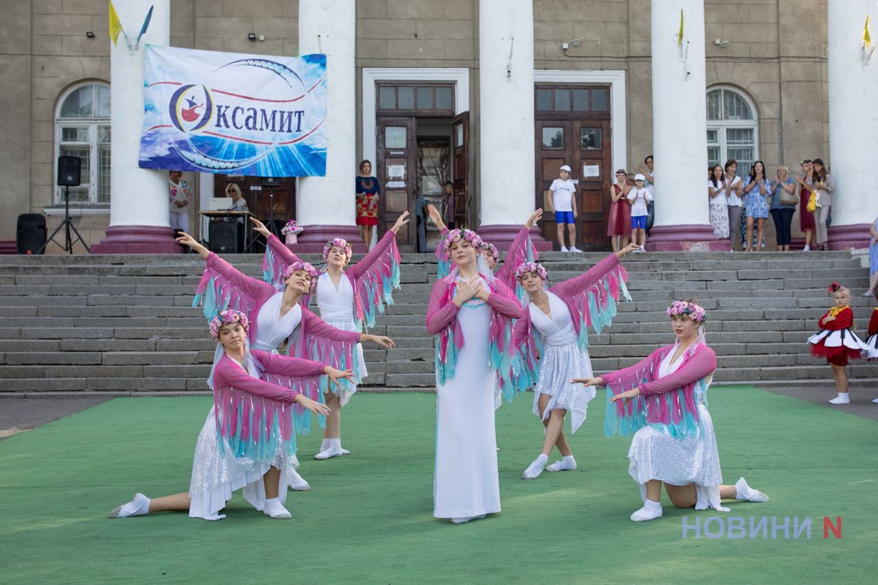 В Миколаєві виступив зразковий ансамбль танцю «Оксамит»  (фоторепортаж)