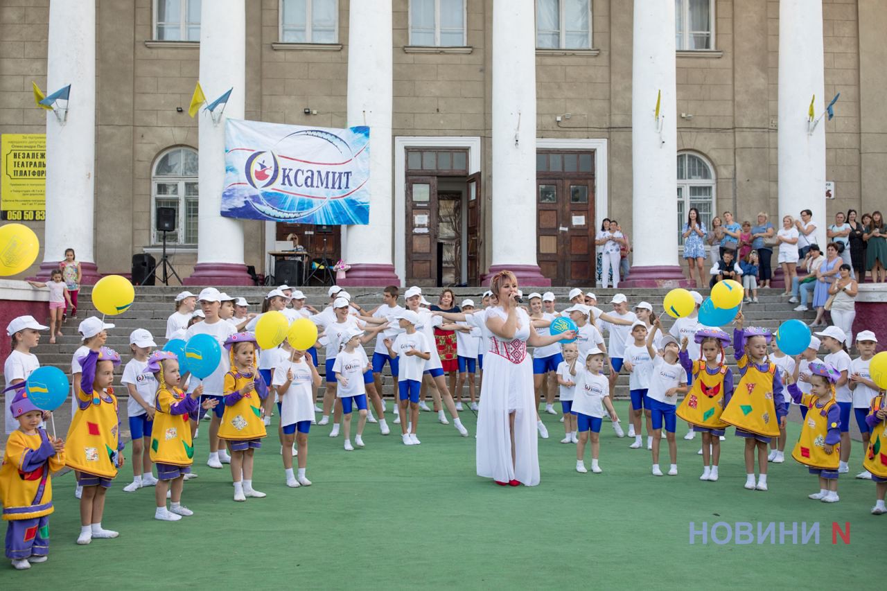 В Миколаєві виступив зразковий ансамбль танцю «Оксамит»  (фоторепортаж)