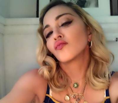 59-летняя Мадонна поделилась серией новых селфи