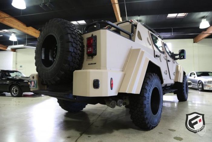 На аукционе в США продают армейский внедорожник Terradyne Gurkha