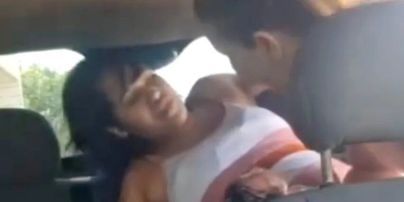Дівчина неочікувано народила в таксі: пологи прийняла водійка (відео)
