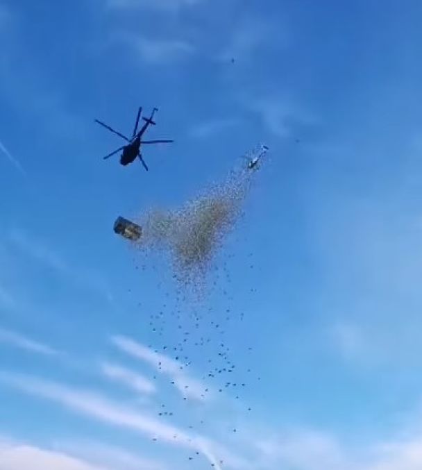 У Чехії скинули мільйон доларів із гелікоптера / © скриншот з відео