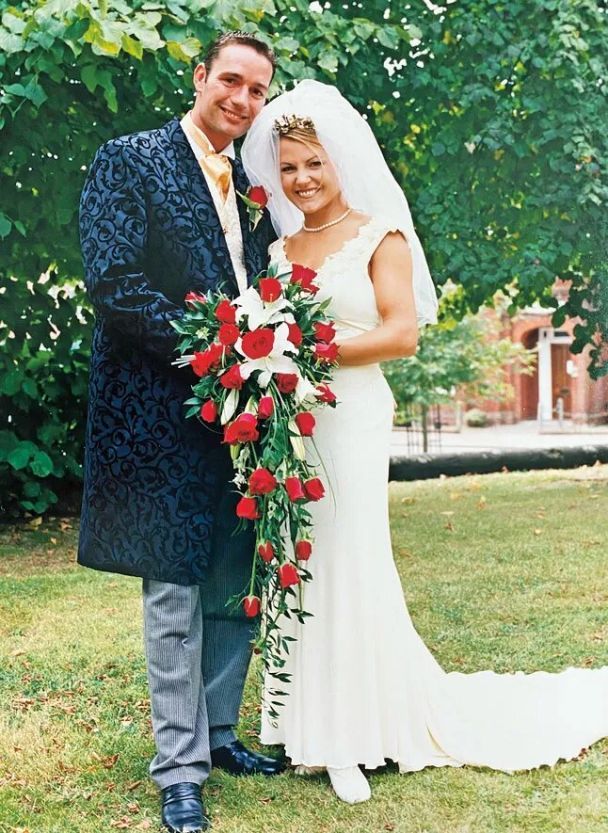 Кара та Ларрі на першому весіллі / © thesun.co.uk