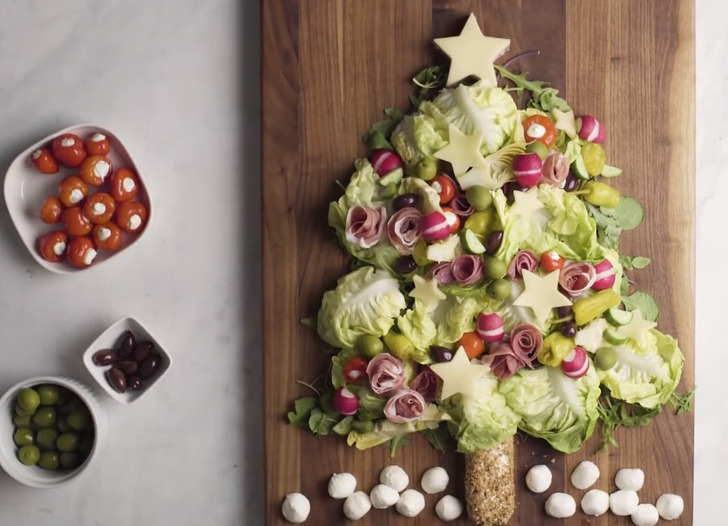 Бомбезні салати і закуски, які можна приготувати замість набридлих новорічних страв