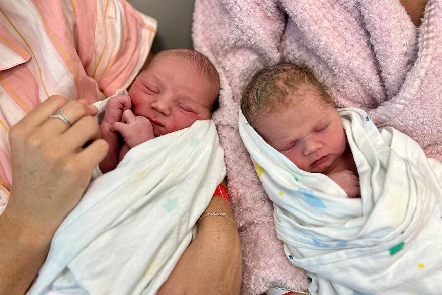Близнючки народили дітей із різницею в декілька хвилин / Фото: ABC Sunshine Coast: Jessica Ross / © 