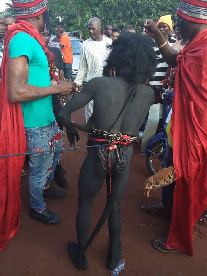 Мозамбикские колдуны поймали демона, который овладевал местными женщинами