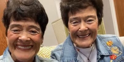 84-річні близнючки щодня одягаються однаково: який вони мають вигляд (фото, відео)