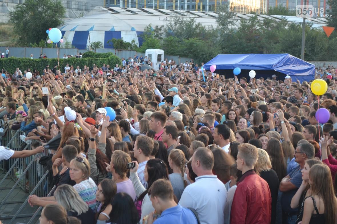 Концерт ко Дню города: многотысячная толпа, звезды украинской эстрады и поздравление мэра