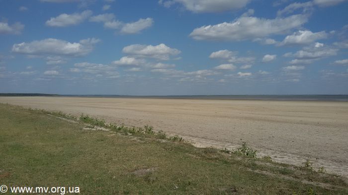 В сети показали как Молочный лиман превращается в лужу (фото, видео)